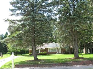 7570 Richmond Rd, Bedford, OH 44146