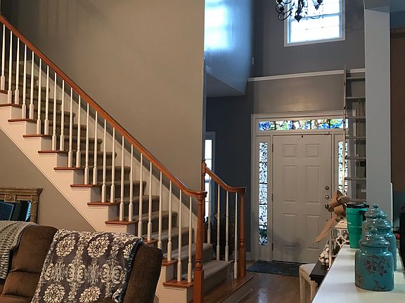3rd image of 214 Heathrow Dr