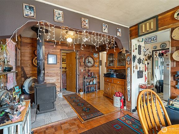 4th image of 303 S Forrest Street