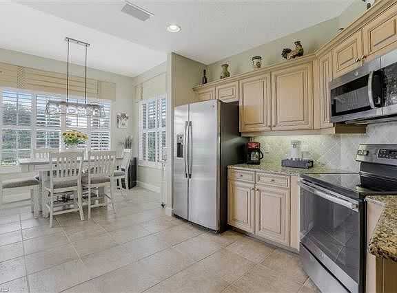 4th image of 10321 Autumn Breeze Dr APT 102