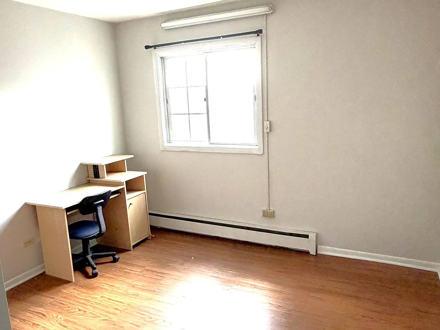 2 bed, 900 sqft, $1,600 — Photo 3