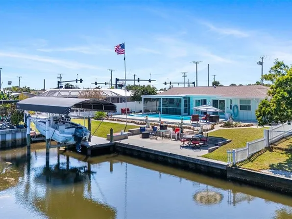 21184 Edgewater Dr, Pt Charlotte, FL 33952