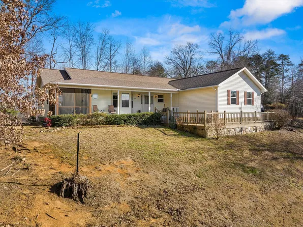 121 Lost Lake Rd, Cosby, TN 37722