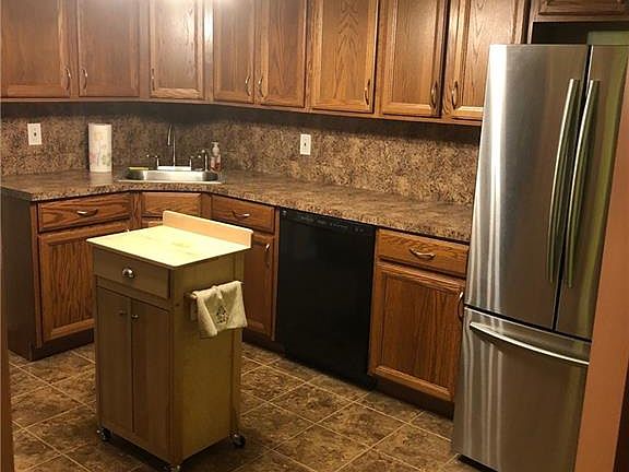 3rd image of 17 Redwood Ave