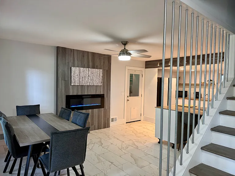 Windwood Dr — Photo 2