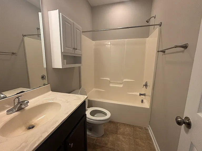 Hallway Full Bath