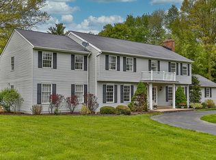 590 Solon Rd, Bentleyville, OH 44022