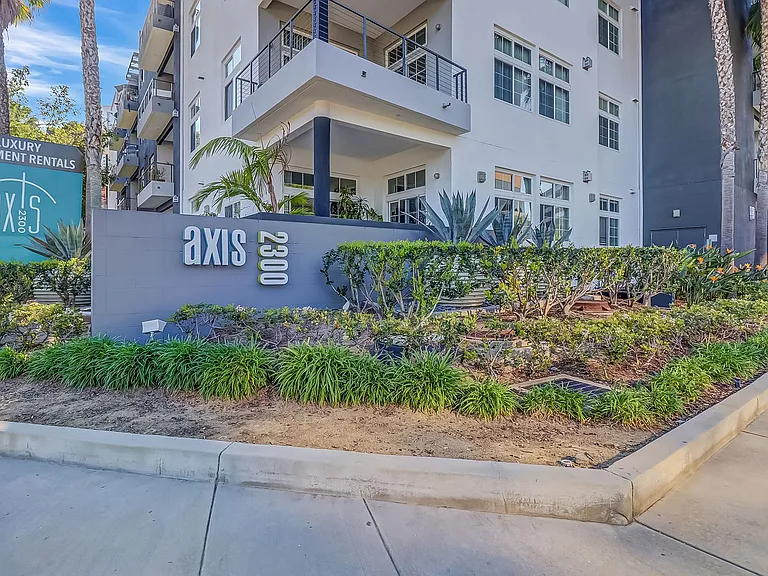 Axis 2300 Apartments — Photo 39