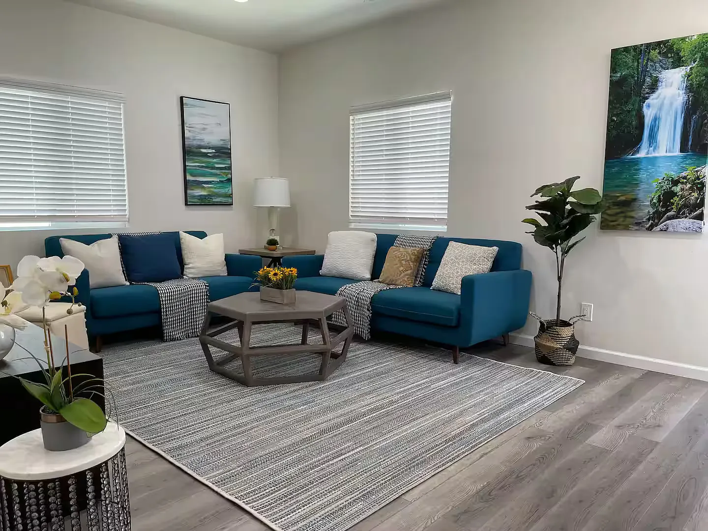 2 bed, 700 sqft, $3,500 — Photo 4