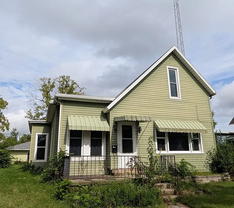208 Crescent St
