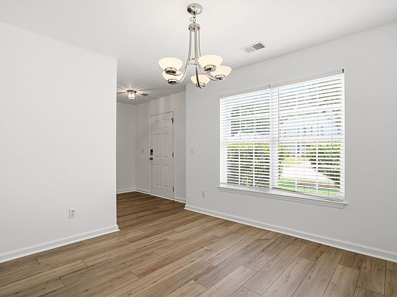 4th image of 120 Towering Pine Dr