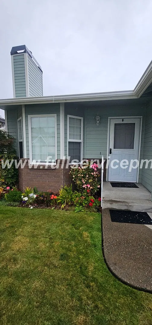 Beautifully remodeled rambler townhome — Photo 2