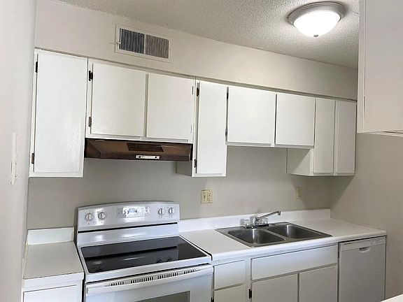 3rd image of 204 21st Avenue Pl