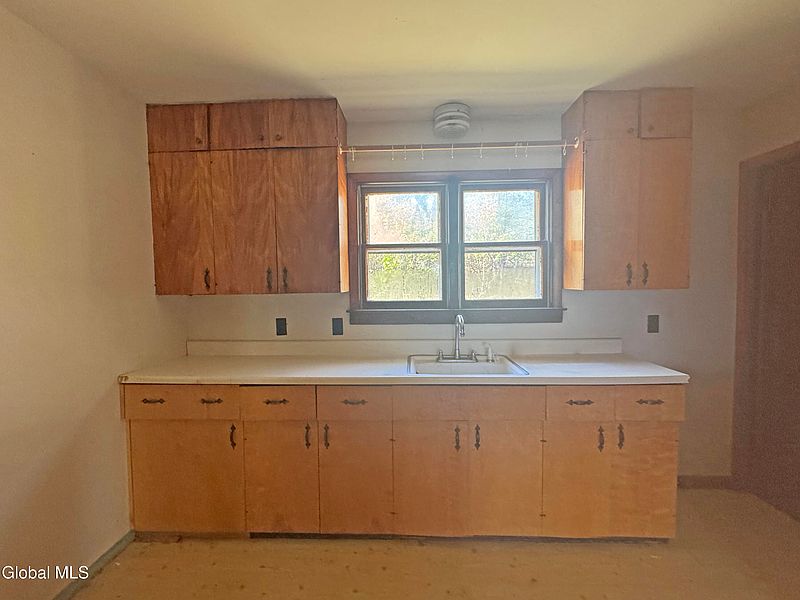 3rd image of 55 Monti Drive