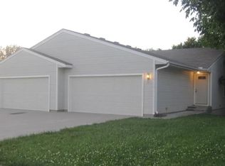 2116 SW 36th St, Topeka, KS 66611