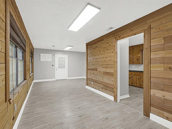 5th image of 205 Grammar Rd