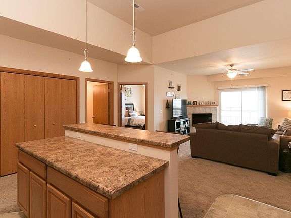 4th image of 1620 Lincoln Dr Unit 107