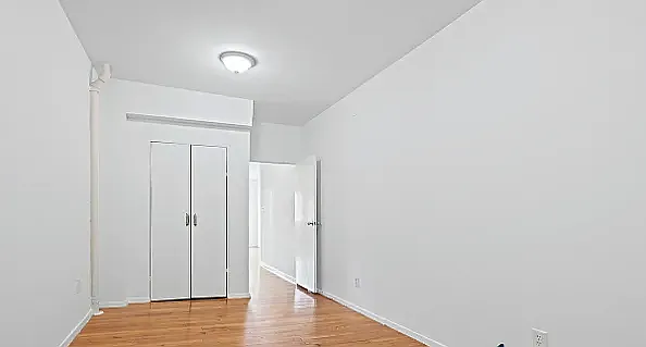 428 West 48th Street — Photo 2