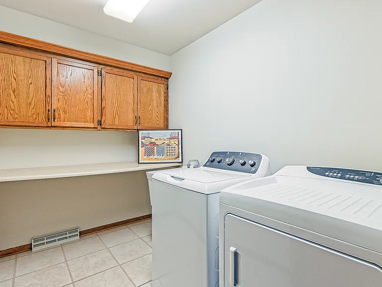 7126 New Washburn Way — Photo 44