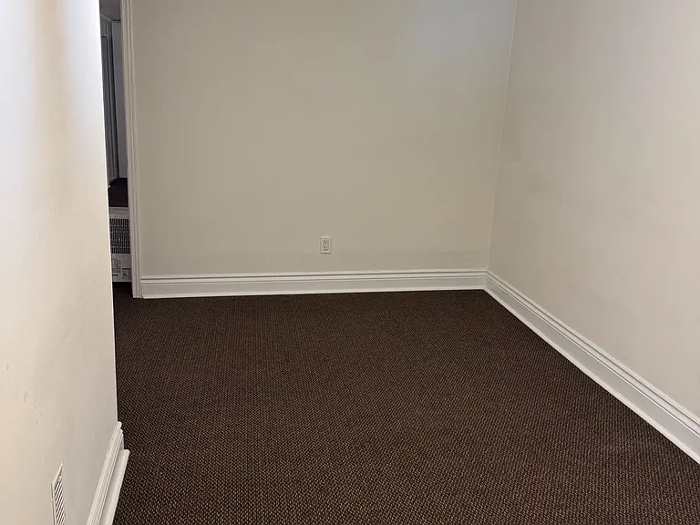 293 Oshawa Blvd N — Photo 9