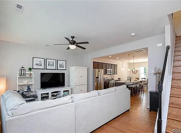3rd image of 2438 Marions Ln