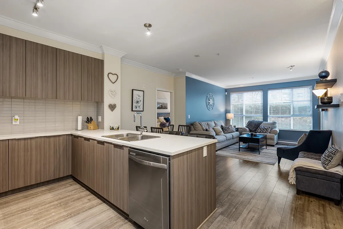 Building Photo - 1151 Windsor Mews #110