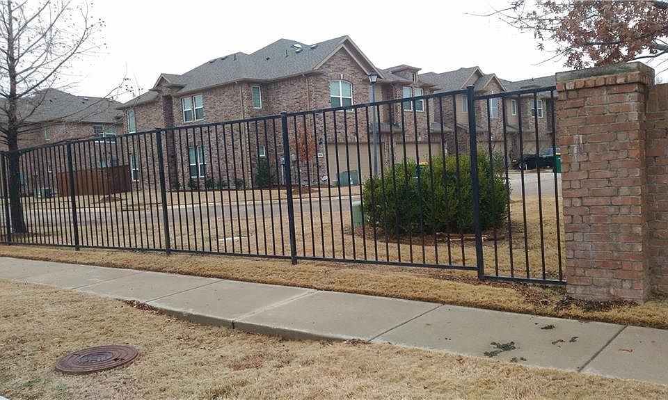 1st image of 285 Barrington Ln