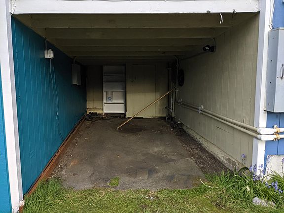 4th image of 1615 NW 20th St APT A