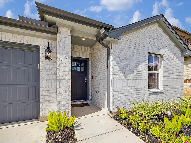 1510 King Ranch Rd — Photo 2
