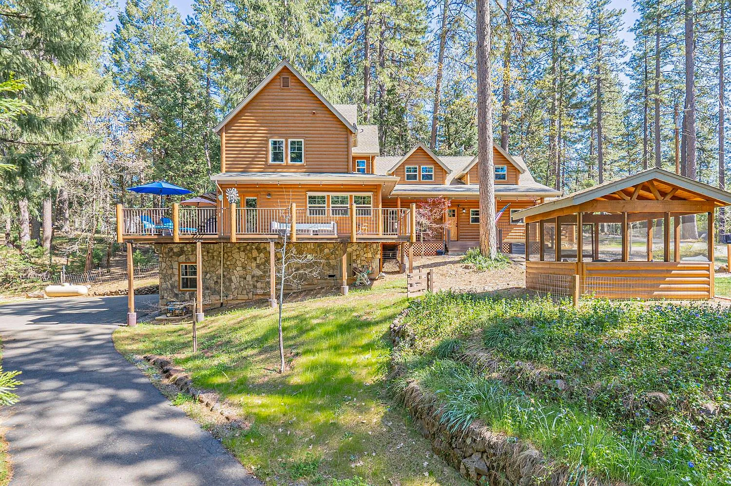 4339 Magnolia Ln photo 1