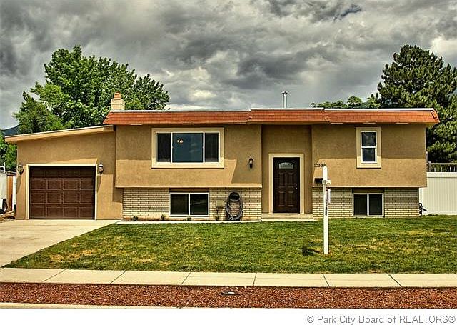 1st image of 10539 S Larkspur Dr