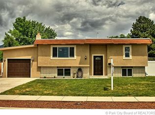 10539 S Larkspur Dr, White City, UT 84094