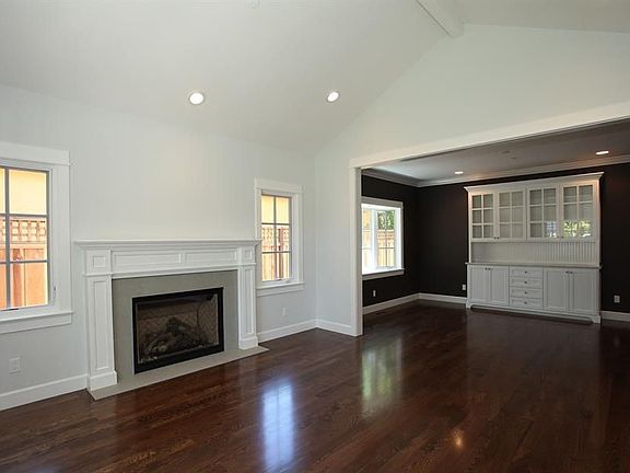 4th image of 2150 Oakley Ave