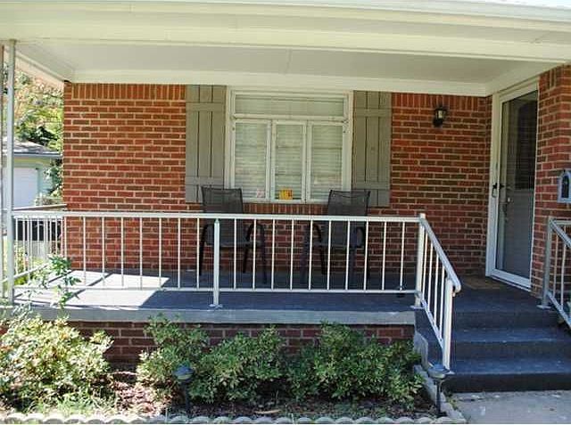 2nd image of 1745 N Roff Ave