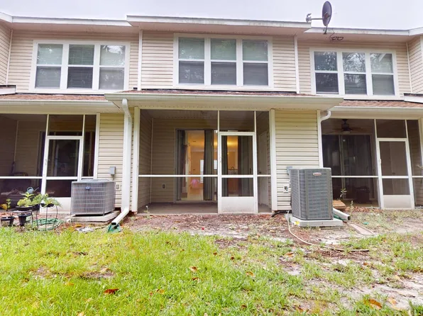 3541 Twisted Tree Ln, Jacksonville, FL 32216