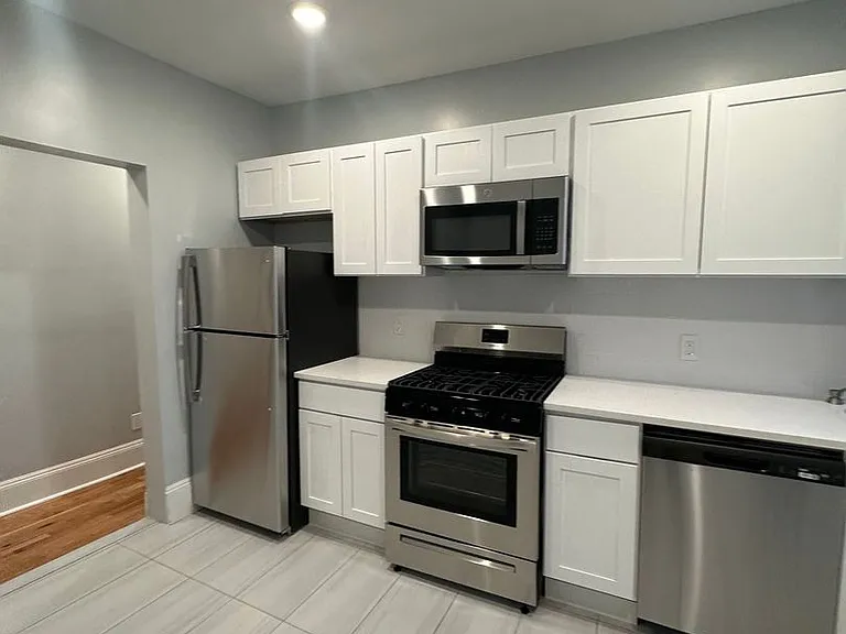 300 - OM 1101-1109 Palisade Avenue LLC — Photo 2