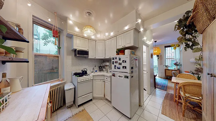 Rented by Bond New York | media 24