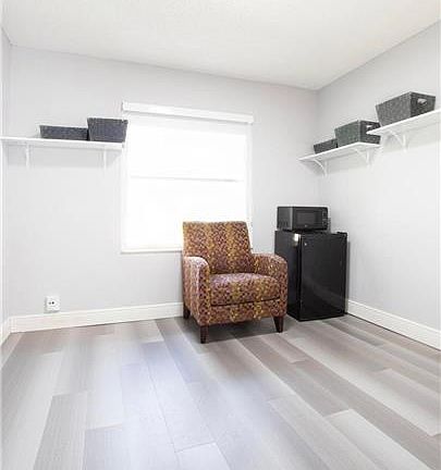 5th image of 331 Cypress Way W #331