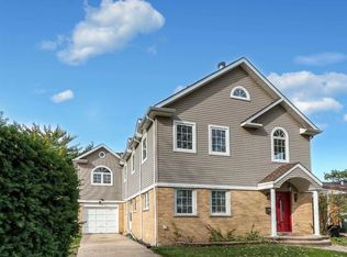 470 Farthing Ln, Des Plaines, IL 60016