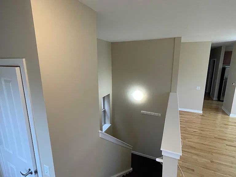 1110 W Washburne Ave #301 — Photo 3