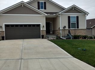 1124 SW Whitby Dr, Lees Summit, MO 64083