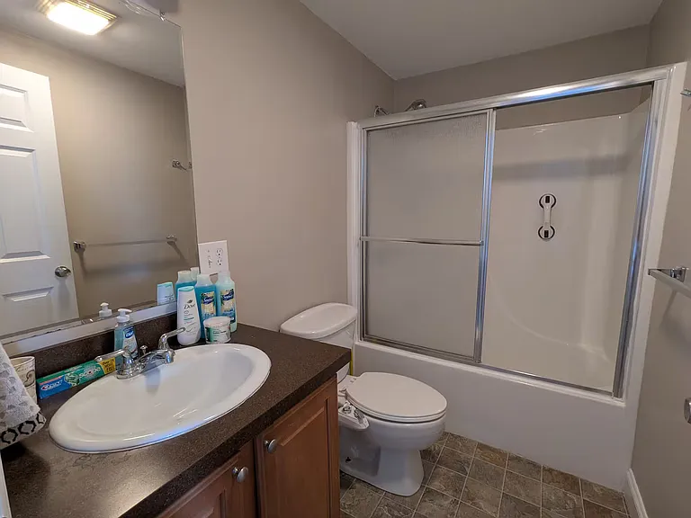 35 Ashworth Ave #4 — Photo 12