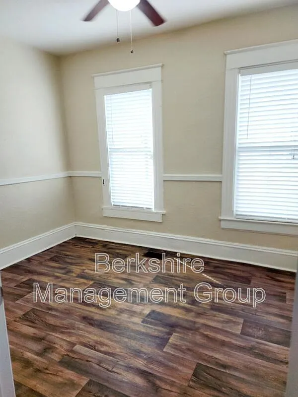 2 bed, 1.0 bath, 1000 sqft, $1,499 — Photo 2