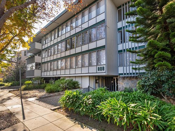 3rd image of 808 Laurel Ave APT 105