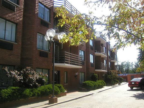 5th image of 11940 Metropolitan Ave APT B3