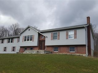691 Kuhntown Rd, Somerset, PA 15501