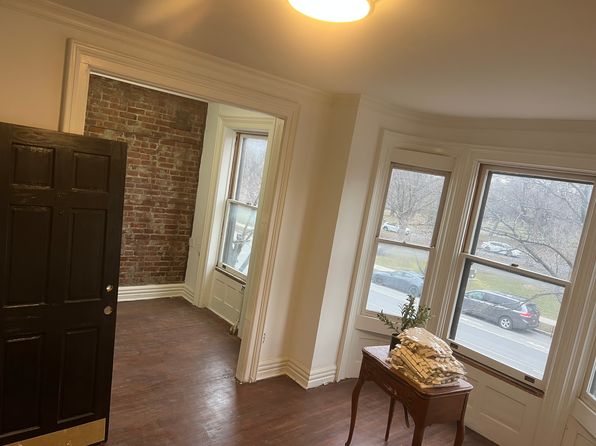 520 Madison Ave #2B