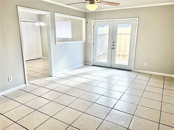 2nd image of 1606 Cimmarron St #A