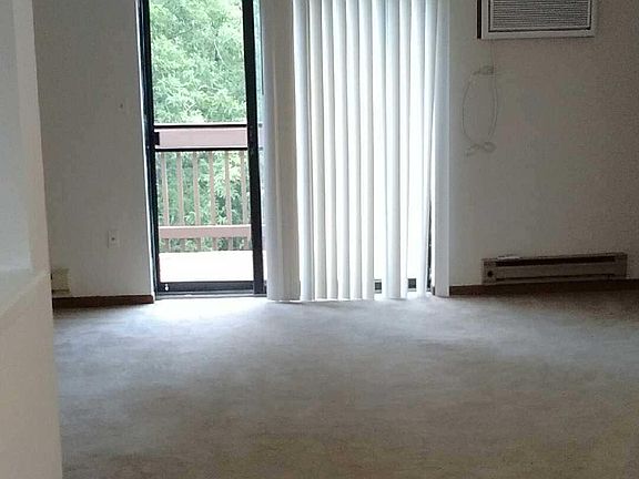 3rd image of 464 E Osage Ln