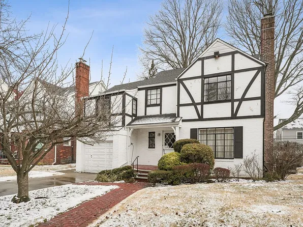 8511 214th St, Queens Village, NY 11427